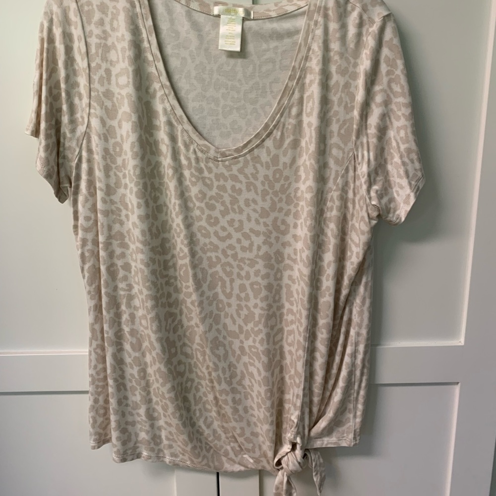Tunic with tie at hips
